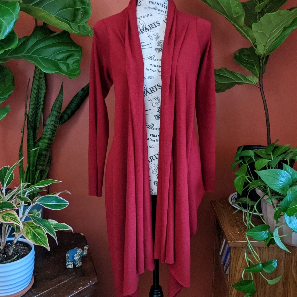 Deep Red Open Front High Low Cardigan - Picture 10 of 10